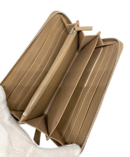 FENDI（フェンディ）FENDI (フェンディ) スタッズロングウォレット ベージュの古着・服飾アイテム