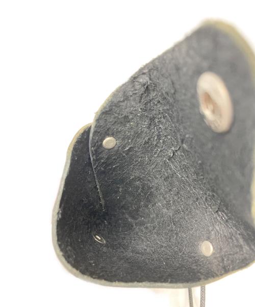 JOHN LAWRENCE SULLIVAN（ジョン ローレンス サリバン）JOHN LAWRENCE SULLIVAN (ジョン ローレンス サリバン) トライアングルコインケース ブラックの古着・服飾アイテム