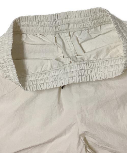 DESCENTE PAUSE（デサントポーズ）DESCENTE PAUSE (デサントポーズ) スリットショーツ アイボリー サイズ:SIZE Mの古着・服飾アイテム