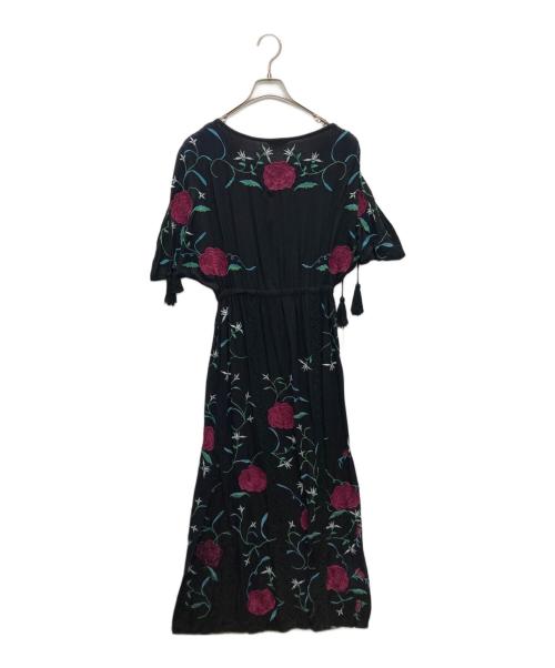 Velnica（ヴェルニカ）Velnica (ヴェルニカ) 刺繍ワンピース ブラック サイズ:SIZE FREEの古着・服飾アイテム