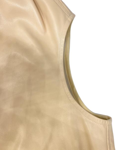 CELINE（セリーヌ）CELINE (セリーヌ) エコレザーポンチョ ベージュ サイズ:SIZE 38の古着・服飾アイテム