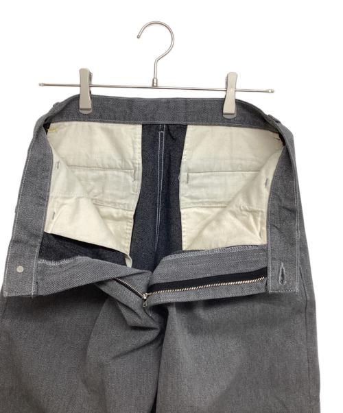 Graphpaper（グラフペーパー）Graphpaper (グラフペーパー) Colorfast Denim Two Tuck Tapered Pants グレー サイズ:SIZE1の古着・服飾アイテム