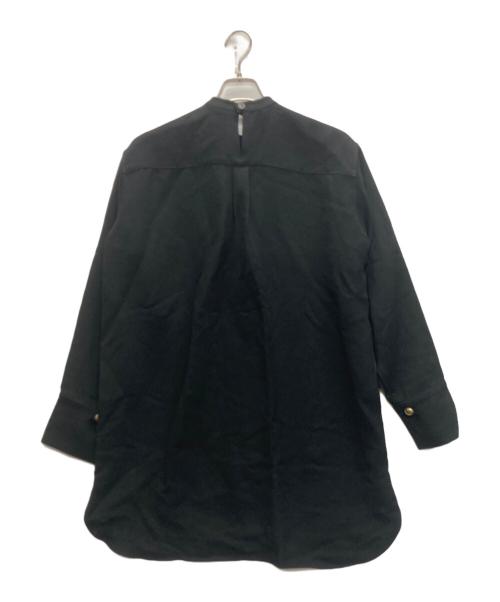 J.W.ANDERSON（ジェイダブリューアンダーソン）J.W.ANDERSON (ジェイダブリューアンダーソン) フロントボタンデザインプルオーバーシャツ ブラック サイズ:36の古着・服飾アイテム