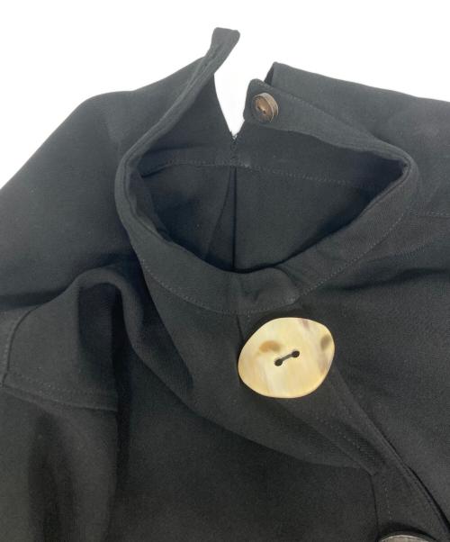 J.W.ANDERSON（ジェイダブリューアンダーソン）J.W.ANDERSON (ジェイダブリューアンダーソン) フロントボタンデザインプルオーバーシャツ ブラック サイズ:36の古着・服飾アイテム