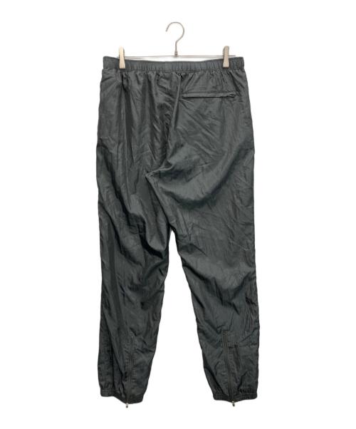 UMBRO（アンブロ）UMBRO (アンブロ) BoTT (ボット) パネルデザインナイロンパンツ グレー サイズ:SIZE Oの古着・服飾アイテム