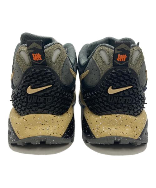 NIKE（ナイキ）NIKE (ナイキ) UNDEFEATED (アンディフィーテッド) Air Terra Humara カーキ×グレー サイズ:SIZE US6.5の古着・服飾アイテム