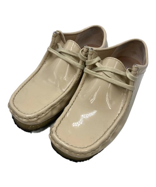 SUPREME（シュプリーム）SUPREME (シュプリーム) CLARKS (クラークス) Patent Leather Wallabee ベージュ サイズ:SIZE 39 1/2の古着・服飾アイテム