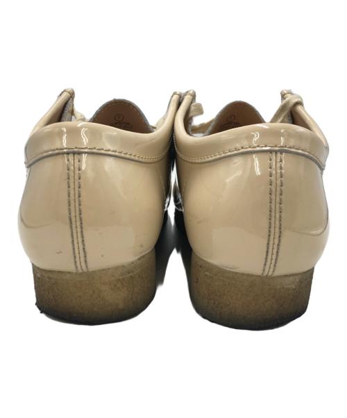 SUPREME（シュプリーム）SUPREME (シュプリーム) CLARKS (クラークス) Patent Leather Wallabee ベージュ サイズ:SIZE 39 1/2の古着・服飾アイテム
