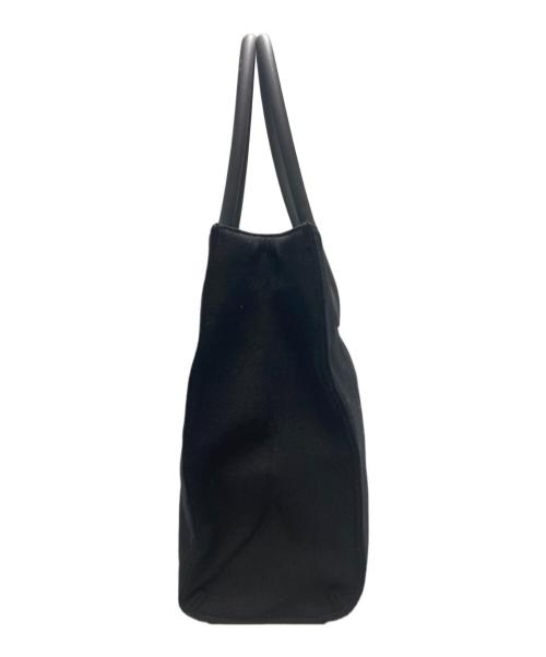 MIU MIU（ミュウミュウ）MIU MIU (ミュウミュウ) ロゴ型押しトートバッグ ブラックの古着・服飾アイテム