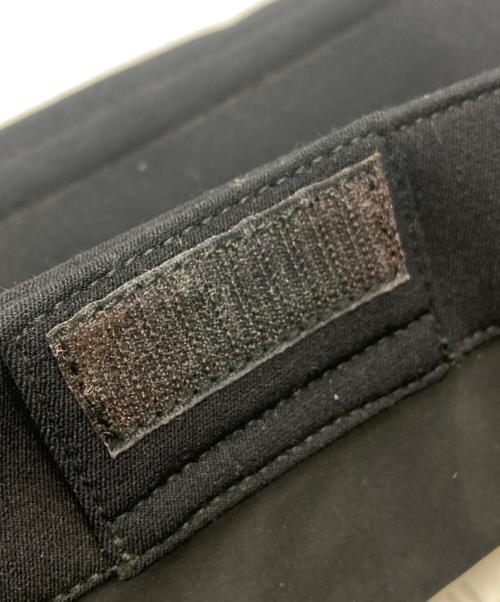 MIU MIU（ミュウミュウ）MIU MIU (ミュウミュウ) ロゴ型押しトートバッグ ブラックの古着・服飾アイテム