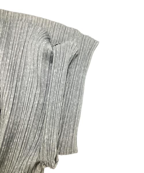 PLEATS PLEASE（プリーツプリーズ）PLEATS PLEASE (プリーツプリーズ) Vネックプリーツチュニック グレー サイズ:SIZE 3の古着・服飾アイテム