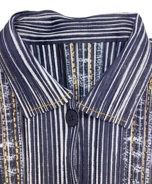 PLEATS PLEASE（プリーツプリーズ）PLEATS PLEASE (プリーツプリーズ) デニム転写プリーツカーディガン ネイビー×ホワイト サイズ:SIZE 3の古着・服飾アイテム