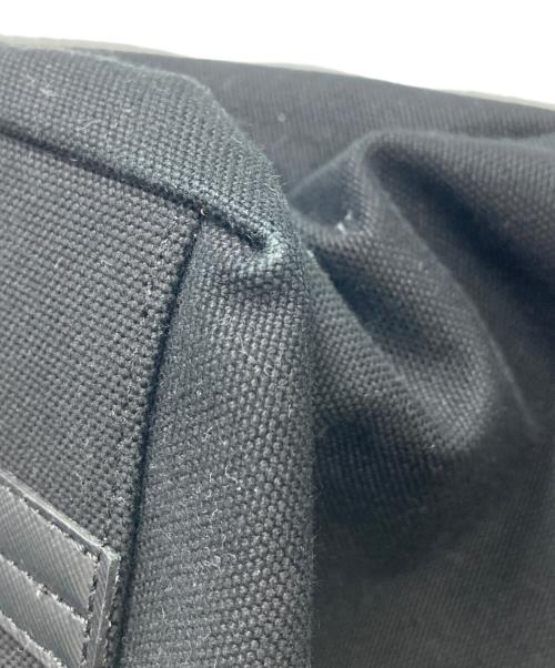 A.D.M.J.（エーディーエムジェイ）A.D.M.J. (エーディーエムジェイ) キャンバンスコンビトートバッグ ブラック×ブルーの古着・服飾アイテム