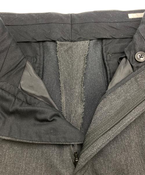 COMOLI（コモリ）COMOLI (コモリ) ウールナイロン 2タックパンツ グレー サイズ:SIZE 3の古着・服飾アイテム