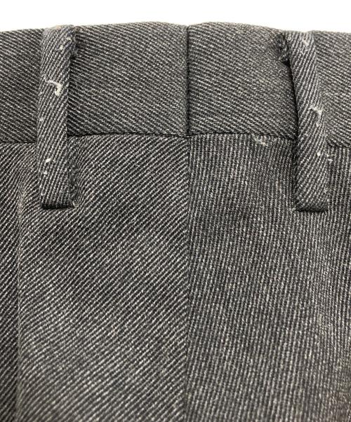 COMOLI（コモリ）COMOLI (コモリ) ウールナイロン 2タックパンツ グレー サイズ:SIZE 3の古着・服飾アイテム