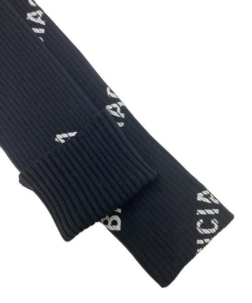 BALENCIAGA（バレンシアガ）BALENCIAGA (バレンシアガ) オールオーバーロゴクルーネックニット ブラック サイズ:SIZE Sの古着・服飾アイテム