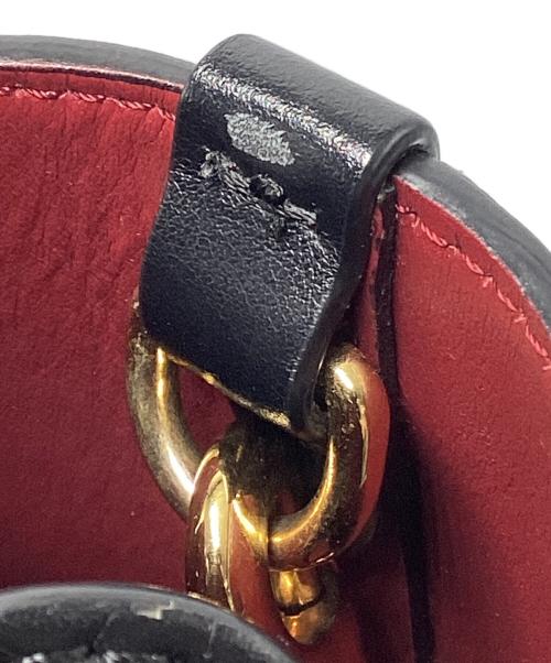 BURBERRY（バーバリー）BURBERRY (バーバリー) エンボスモノグラム2WAYバッグ ブラックの古着・服飾アイテム