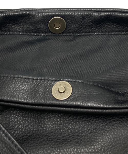 SOLAMONAT（ソラモナ）SOLAMONAT (ソラモナ) TIDE WAY (タイドウェイ) レザーワンショルダーバッグ ブラックの古着・服飾アイテム