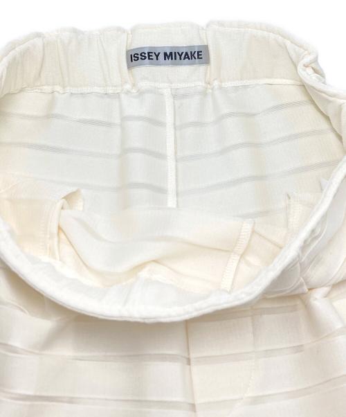 ISSEY MIYAKE（イッセイミヤケ）ISSEY MIYAKE (イッセイミヤケ) ニットパンツ アイボリー サイズ:SIZE 2の古着・服飾アイテム