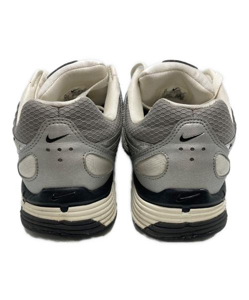 NIKE（ナイキ）NIKE (ナイキ) P-6000スニーカー シルバー サイズ:8.5の古着・服飾アイテム