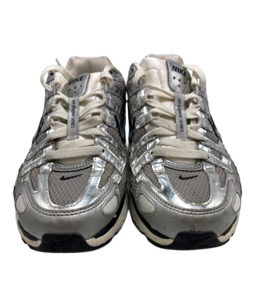 NIKE（ナイキ）NIKE (ナイキ) P-6000スニーカー シルバー サイズ:8.5の古着・服飾アイテム