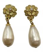 CHANELシャネル）の古着「カメリアパールイヤリング」