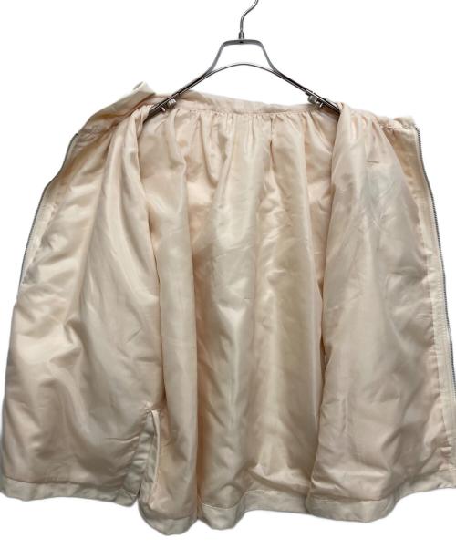 SUM1 STYLE（スミスタイル）SUM1 STYLE (スミスタイル) 馬刺繍ギャザーブルゾン アイボリー サイズ:Fの古着・服飾アイテム