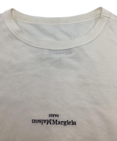 Maison Margiela（メゾンマルジェラ）Maison Margiela (メゾンマルジェラ) 反転ロゴ刺繍 Tシャツ ホワイト サイズ:48の古着・服飾アイテム