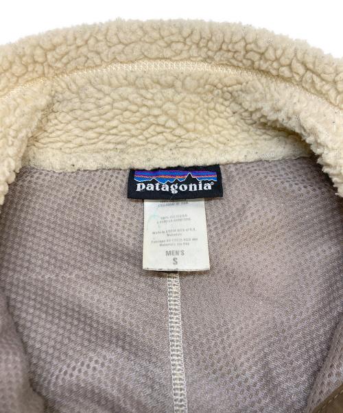 Patagonia（パタゴニア）Patagonia (パタゴニア) CLASSIC RETRO-X JACKET ベージュ サイズ:SIZE Sの古着・服飾アイテム