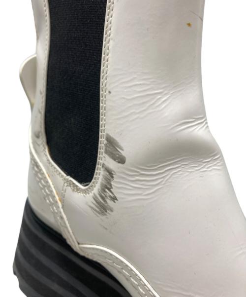 ALEXANDER McQUEEN（アレキサンダーマックイーン）ALEXANDER McQUEEN (アレキサンダーマックイーン) ワンダーチェルシーブーツ ホワイト サイズ:SIZE 36の古着・服飾アイテム