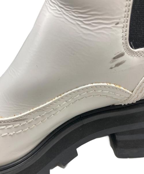 ALEXANDER McQUEEN（アレキサンダーマックイーン）ALEXANDER McQUEEN (アレキサンダーマックイーン) ワンダーチェルシーブーツ ホワイト サイズ:SIZE 36の古着・服飾アイテム