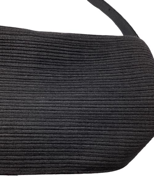 PLEATS PLEASE（プリーツプリーズ）PLEATS PLEASE (プリーツプリーズ) デザインハンドバッグ ブラックの古着・服飾アイテム