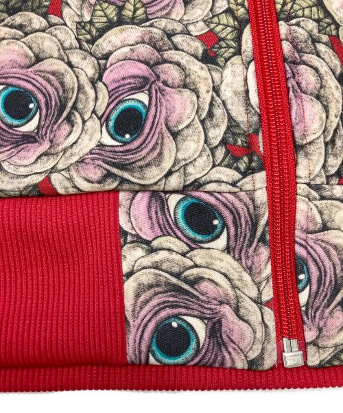 Yuko Higuchi（ユウコ ヒグチ）YUKO HIGUCHI (ユウコ ヒグチ) 眼花ジャージ TOPS レッド×ベージュ サイズ:SIZE Freeの古着・服飾アイテム