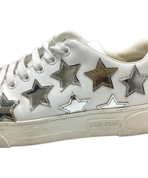 MIU MIU（ミュウミュウ）MIU MIU (ミュウミュウ) ローカット スター スニーカー ホワイト サイズ:SIZE 37.5の古着・服飾アイテム