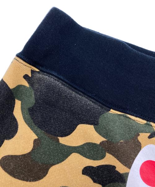 A BATHING APE（ア ベイシング エイプ）A BATHING APE (ア ベイシング エイプ) Shark Sweat Shorts ブラック×カーキ サイズ:SIZE Lの古着・服飾アイテム