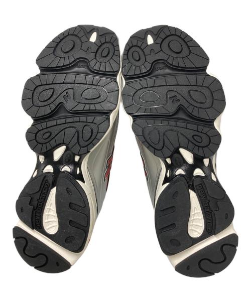 NEW BALANCE（ニューバランス）NEW BALANCE (ニューバランス) thisisneverthat (ディスイズネバーザット) スニーカー シルバー×レッド サイズ:US10の古着・服飾アイテム