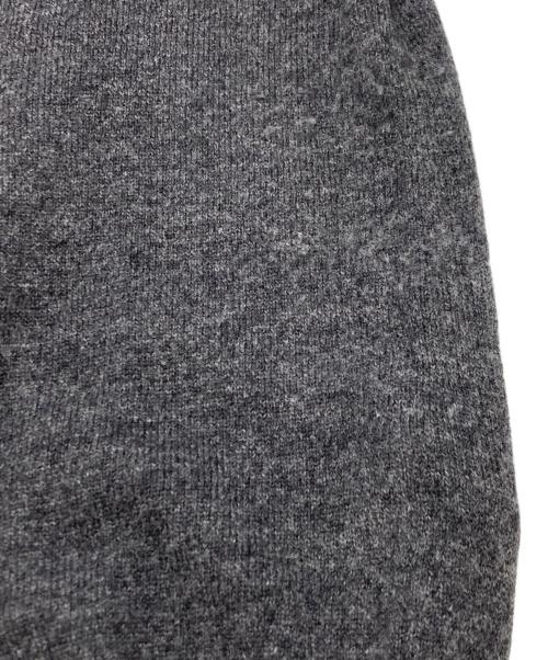 ALEXANDER McQUEEN（アレキサンダーマックイーン）ALEXANDER McQUEEN (アレキサンダーマックイーン) デストロイ装飾カシミヤニット グレー サイズ:SIZE XSの古着・服飾アイテム