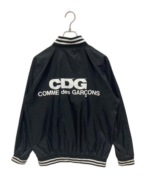 GOOD DESIGN SHOP COMME des GARCONS（グッドデザインショップ コムデギャルソン）GOOD DESIGN SHOP COMME des GARCONS (グッドデザインショップ コムデギャルソン) バックロゴナイロンスタジャン ブラック サイズ:SIZE Lの古着・服飾アイテム
