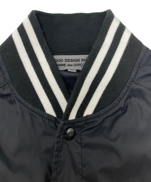 GOOD DESIGN SHOP COMME des GARCONS（グッドデザインショップ コムデギャルソン）GOOD DESIGN SHOP COMME des GARCONS (グッドデザインショップ コムデギャルソン) バックロゴナイロンスタジャン ブラック サイズ:SIZE Lの古着・服飾アイテム