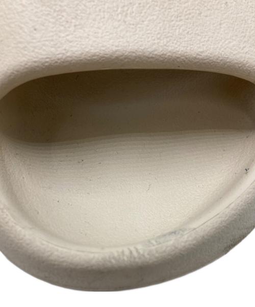 adidas（アディダス）adidas (アディダス) YEEZY SLIDE ベージュ サイズ:US 9の古着・服飾アイテム