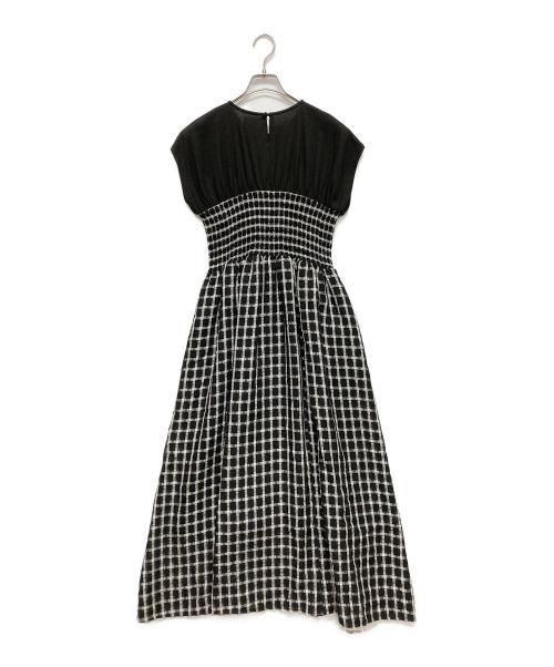 ear PAPILLONNER（イアパピヨネ）ear PAPILLONNER (イアパピヨネ) マキシ丈 シャーリングチェックロングワンピース ブラック×ホワイト サイズ:SIZE Freeの古着・服飾アイテム