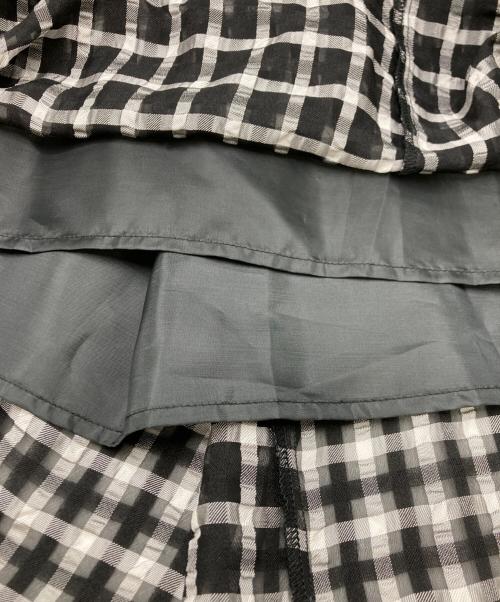 ear PAPILLONNER（イアパピヨネ）ear PAPILLONNER (イアパピヨネ) マキシ丈 シャーリングチェックロングワンピース ブラック×ホワイト サイズ:SIZE Freeの古着・服飾アイテム