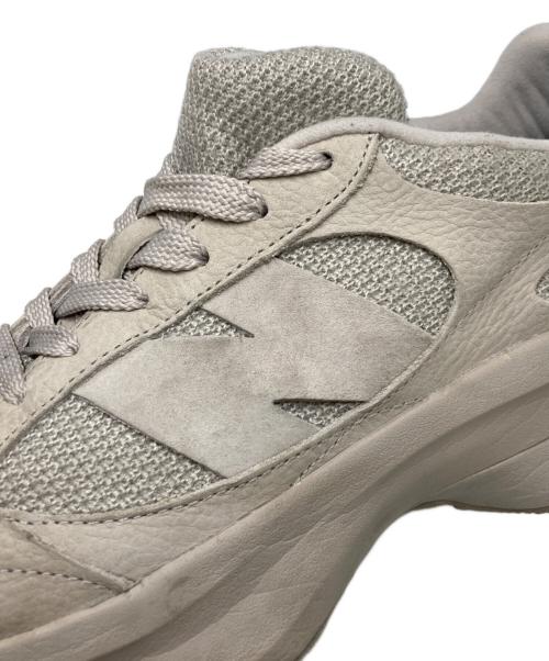 NEW BALANCE（ニューバランス）NEW BALANCE (ニューバランス) スニーカー ベージュ サイズ:SIZE US9の古着・服飾アイテム