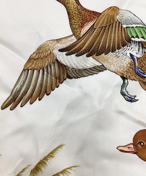 HERMES（エルメス）HERMES (エルメス) カレ90 アイボリー×ネイビーの古着・服飾アイテム