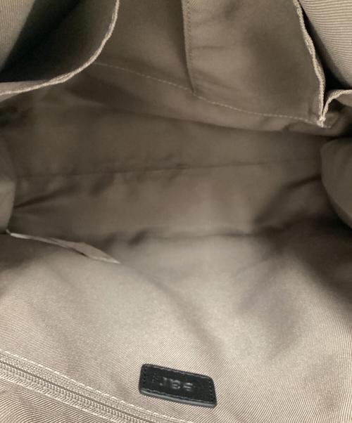 ear PAPILLONNER（イアパピヨネ）ear PAPILLONNER (イアパピヨネ) スクエアレザーリュック ブラック サイズ:freeの古着・服飾アイテム