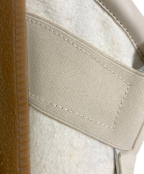 Maison Margiela 22（メゾンマルジェラ）Maison Margiela 22 (メゾンマルジェラ 22) スニーカー アイボリー サイズ:SIZE 42の古着・服飾アイテム