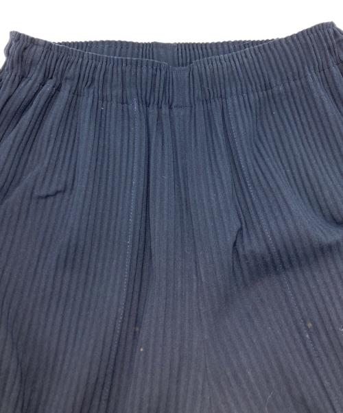 ISSEY MIYAKE me（イッセイ ミヤケ ミー）ISSEY MIYAKE me (イッセイ ミヤケ ミー) ワイドプリーツパンツ ネイビー サイズ:不明の古着・服飾アイテム