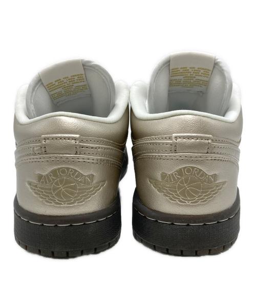 NIKE（ナイキ）NIKE (ナイキ) Air Jordan 1 Low SE シルバー サイズ:SIZE US8の古着・服飾アイテム