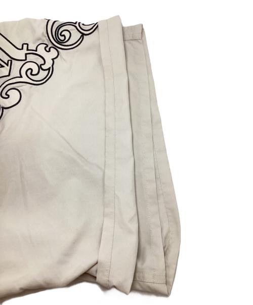 SUPREME（シュプリーム）SUPREME (シュプリーム) Old English Nylon Short アイボリー サイズ:SIZE Lの古着・服飾アイテム