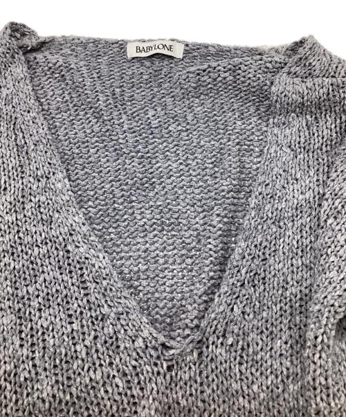 BABYLONE（バビロン）BABYLONE (バビロン) Vネックニット グレー サイズ:SIZE FREEの古着・服飾アイテム